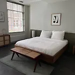 Commune Suites